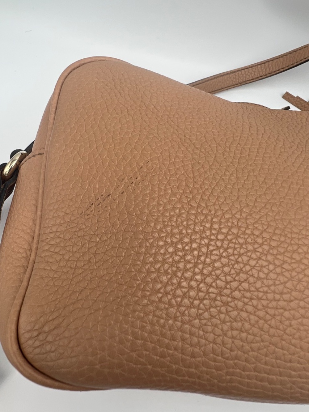 GUCCI Pebbled Calfskin Small Soho Disco Bag Preloved - Picture 5 of 15